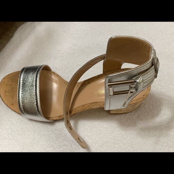 Gianvito Rossi Nappa Silk Silver Heels, size 8, worn a few times - Picture 7 of 9